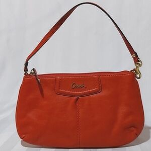 COACH PUMPKIN LEATHER  POUCHETTE